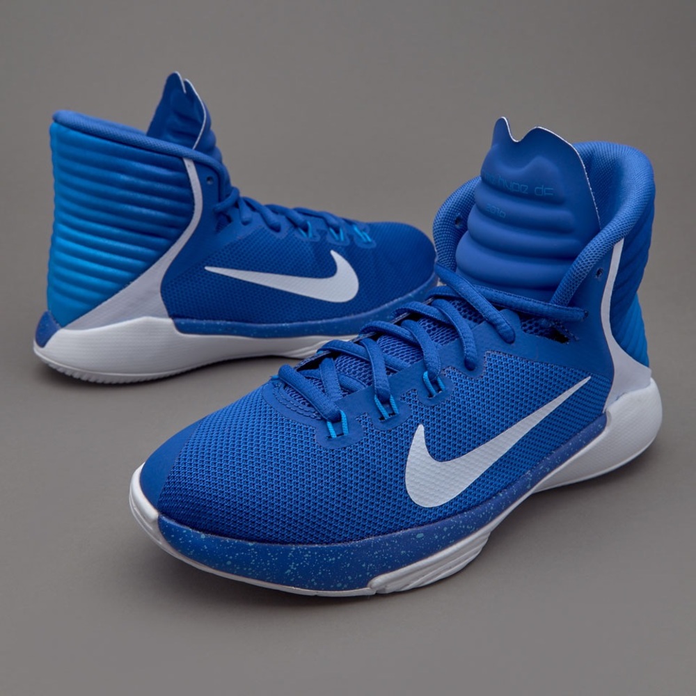 Mike basketball sneakers
